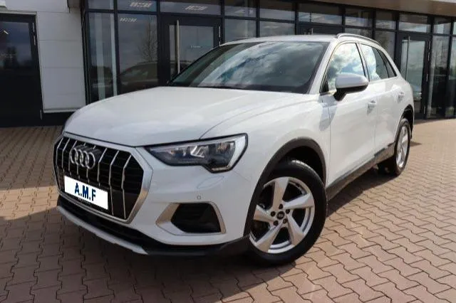 AUDI Q3 35 TFSI Business Advanced Image 1